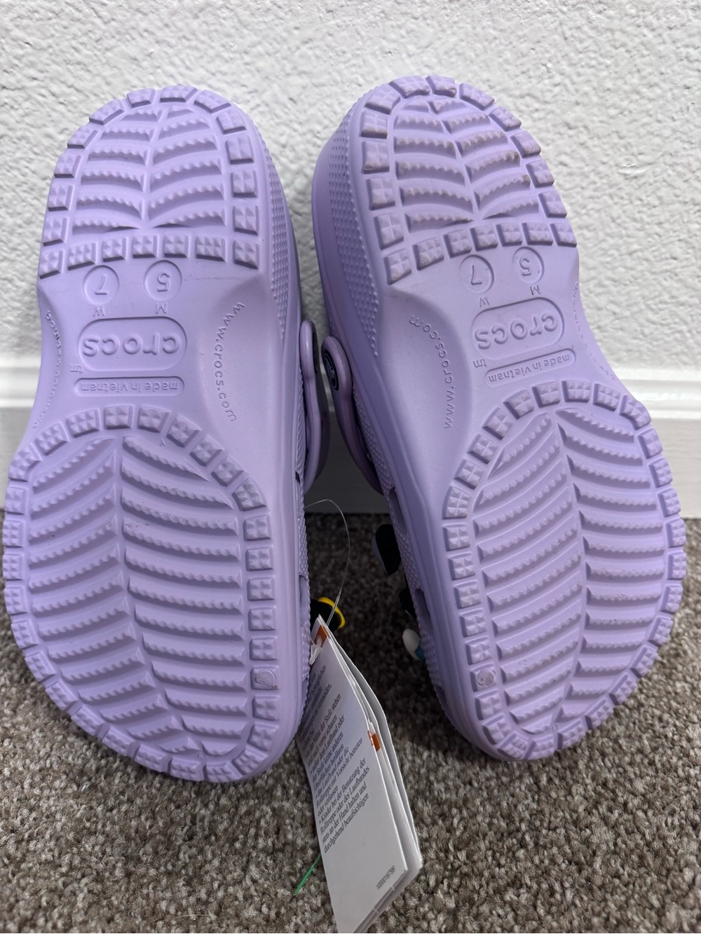 Justin Bieber x Crocs X Drew house lavender classic Crocs- M5/W7 NWT - Picture 3 of 5